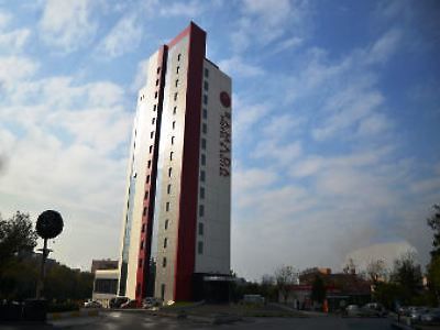Готель Ramada Plaza By Wyndham Istanbul Atakoy Екстер'єр фото