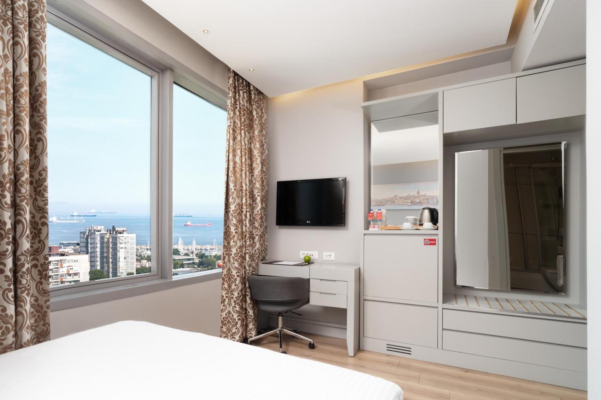 Готель Ramada Plaza By Wyndham Istanbul Atakoy Екстер'єр фото