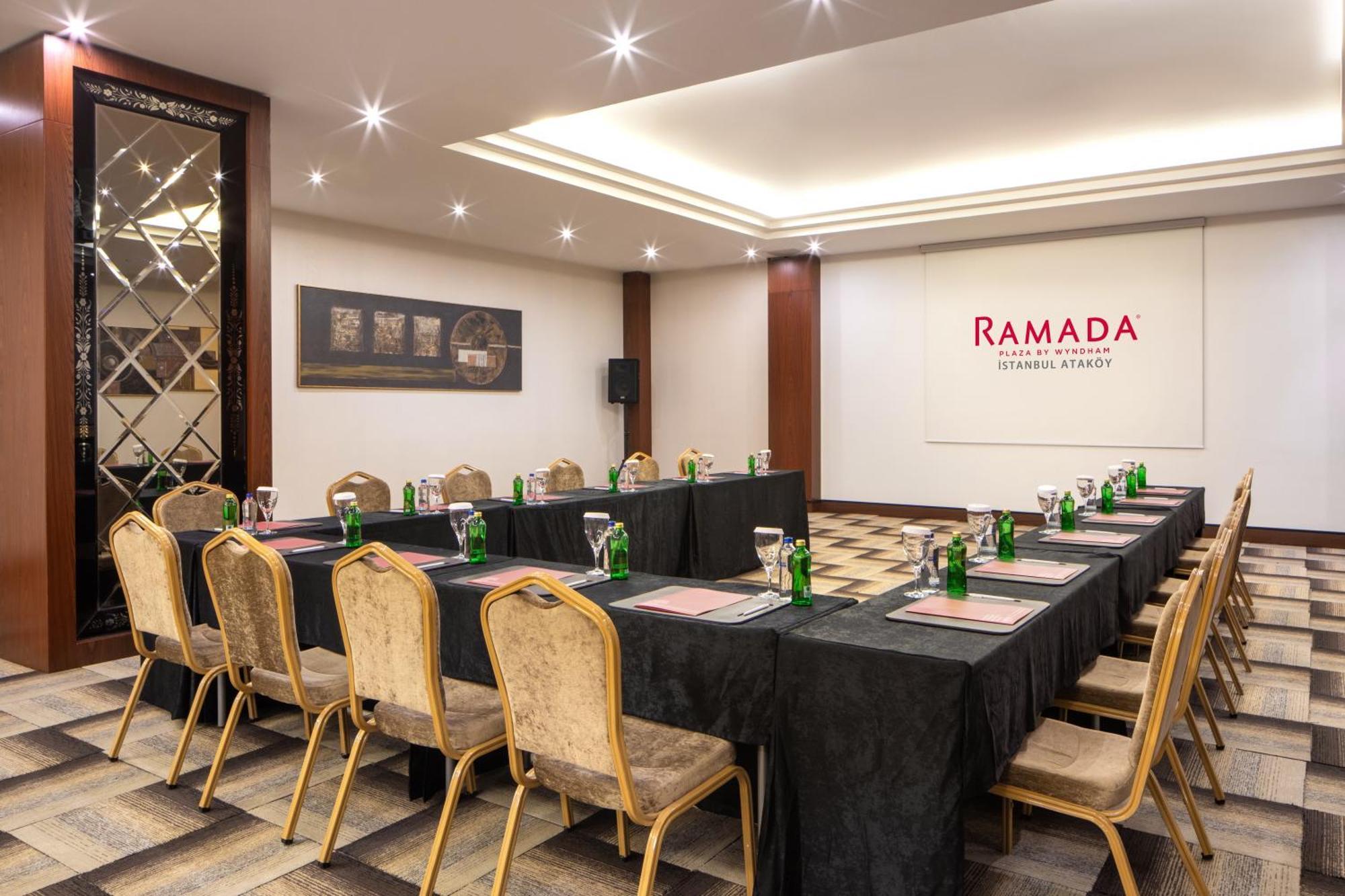 Готель Ramada Plaza By Wyndham Istanbul Atakoy Екстер'єр фото