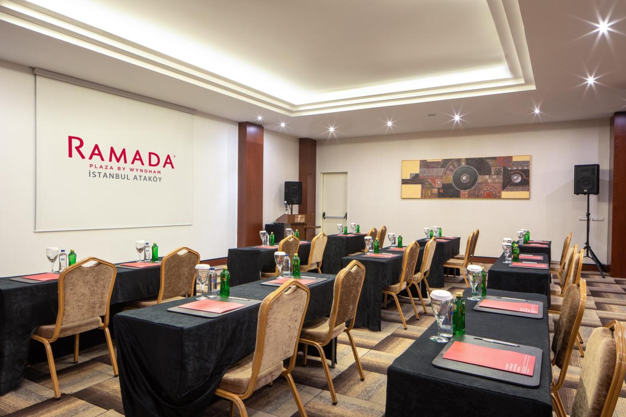 Готель Ramada Plaza By Wyndham Istanbul Atakoy Екстер'єр фото