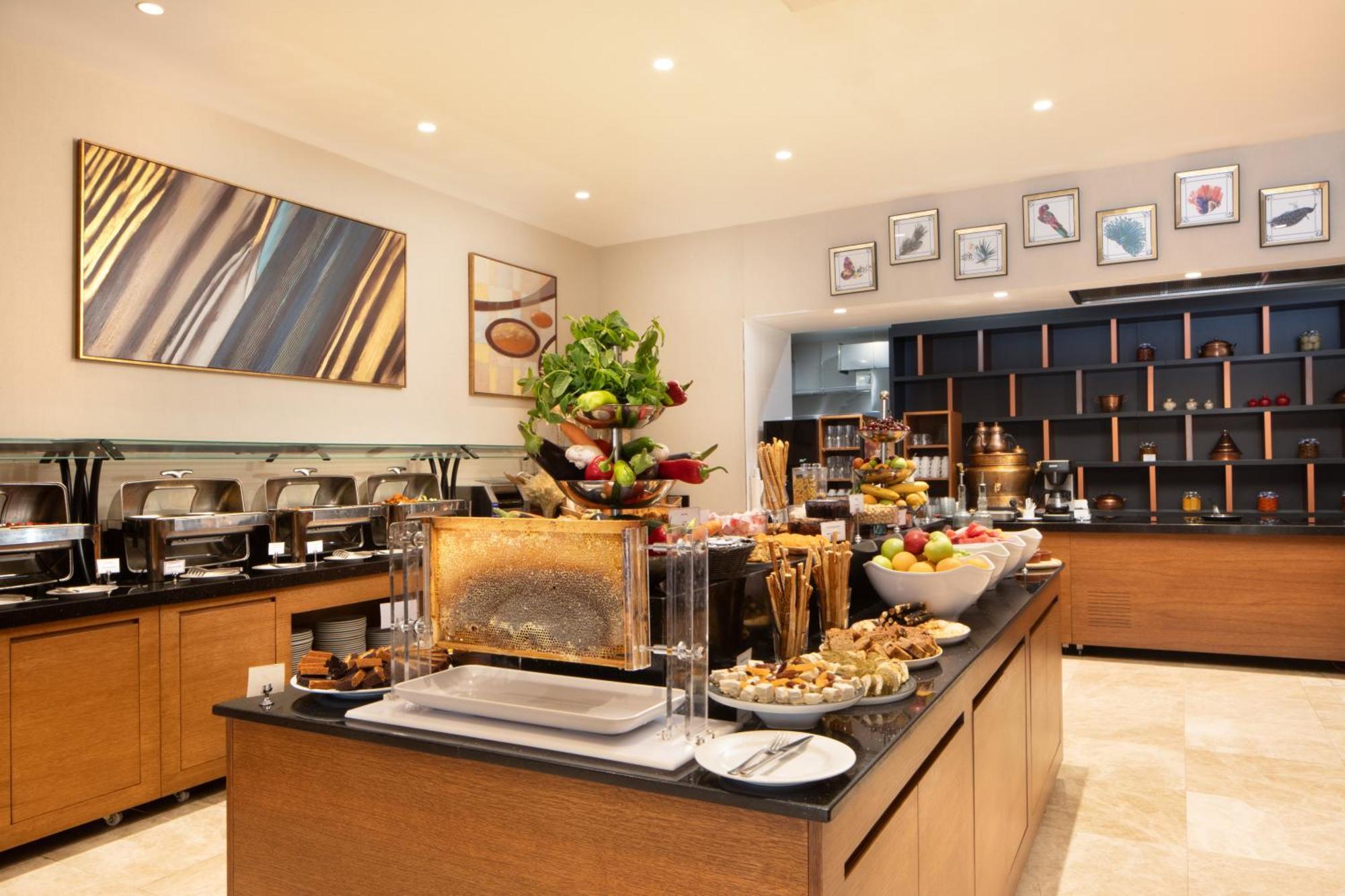 Готель Ramada Plaza By Wyndham Istanbul Atakoy Екстер'єр фото
