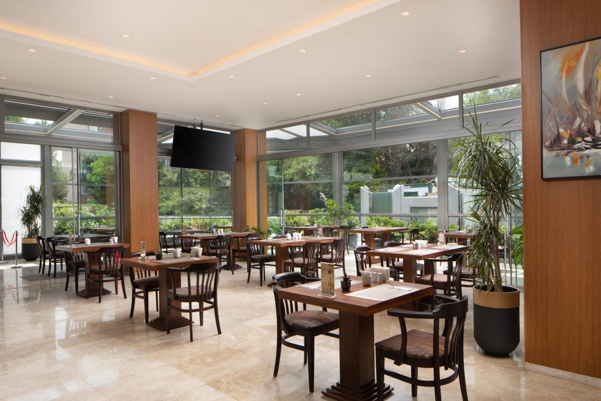 Готель Ramada Plaza By Wyndham Istanbul Atakoy Екстер'єр фото