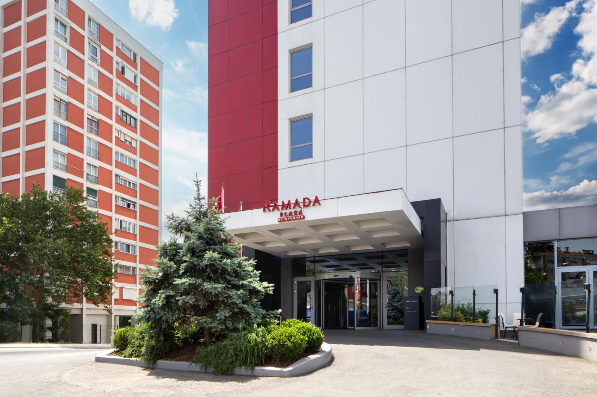 Готель Ramada Plaza By Wyndham Istanbul Atakoy Екстер'єр фото