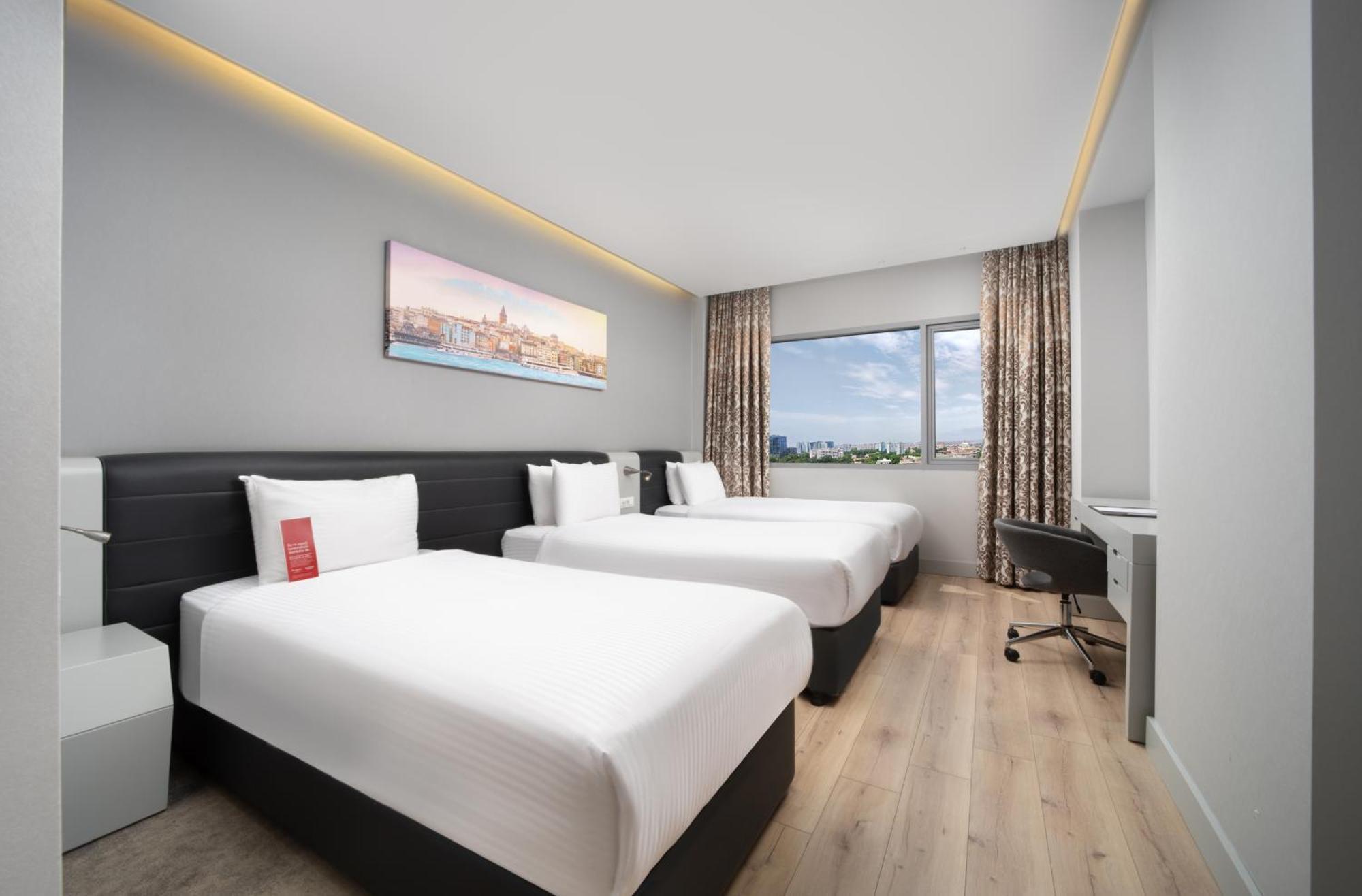 Готель Ramada Plaza By Wyndham Istanbul Atakoy Екстер'єр фото