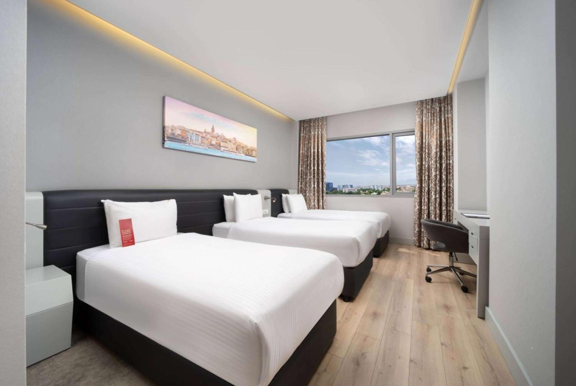 Готель Ramada Plaza By Wyndham Istanbul Atakoy Екстер'єр фото