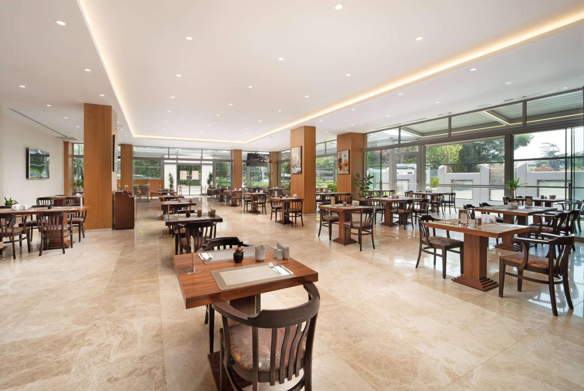 Готель Ramada Plaza By Wyndham Istanbul Atakoy Екстер'єр фото
