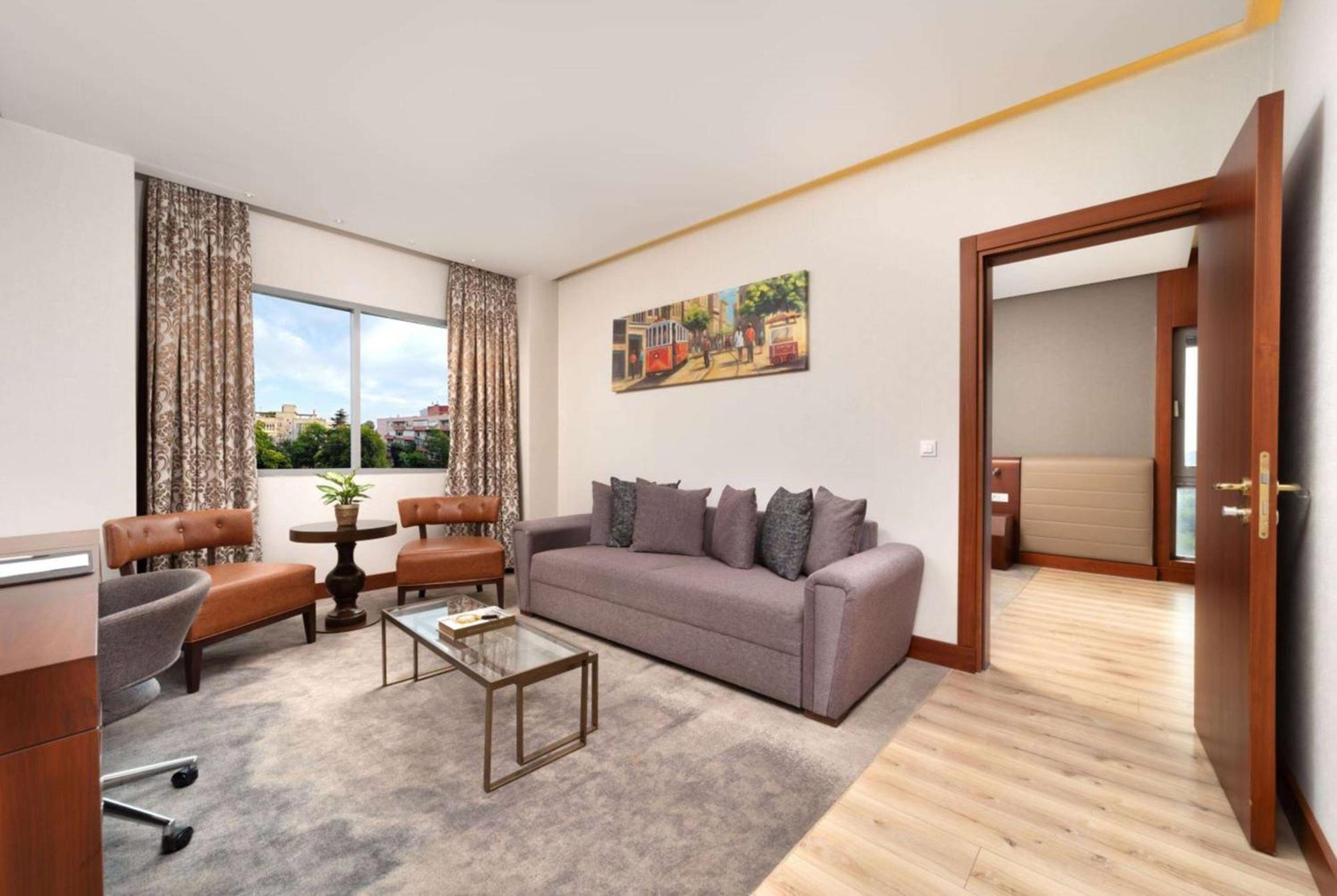 Готель Ramada Plaza By Wyndham Istanbul Atakoy Екстер'єр фото